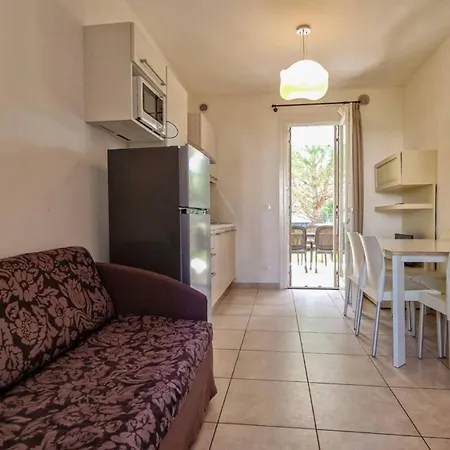 Modern Flat With A Fenced Garden And Fireplace Apartamento *