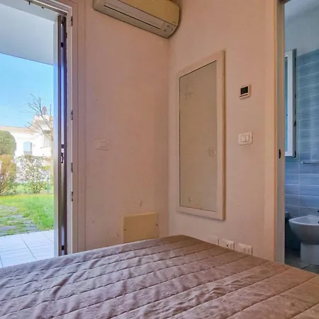 Modern Flat With A Fenced Garden And Fireplace Apartamento *