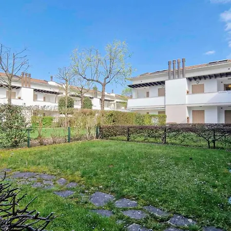 Modern Flat With A Fenced Garden And Fireplace Apartamento *